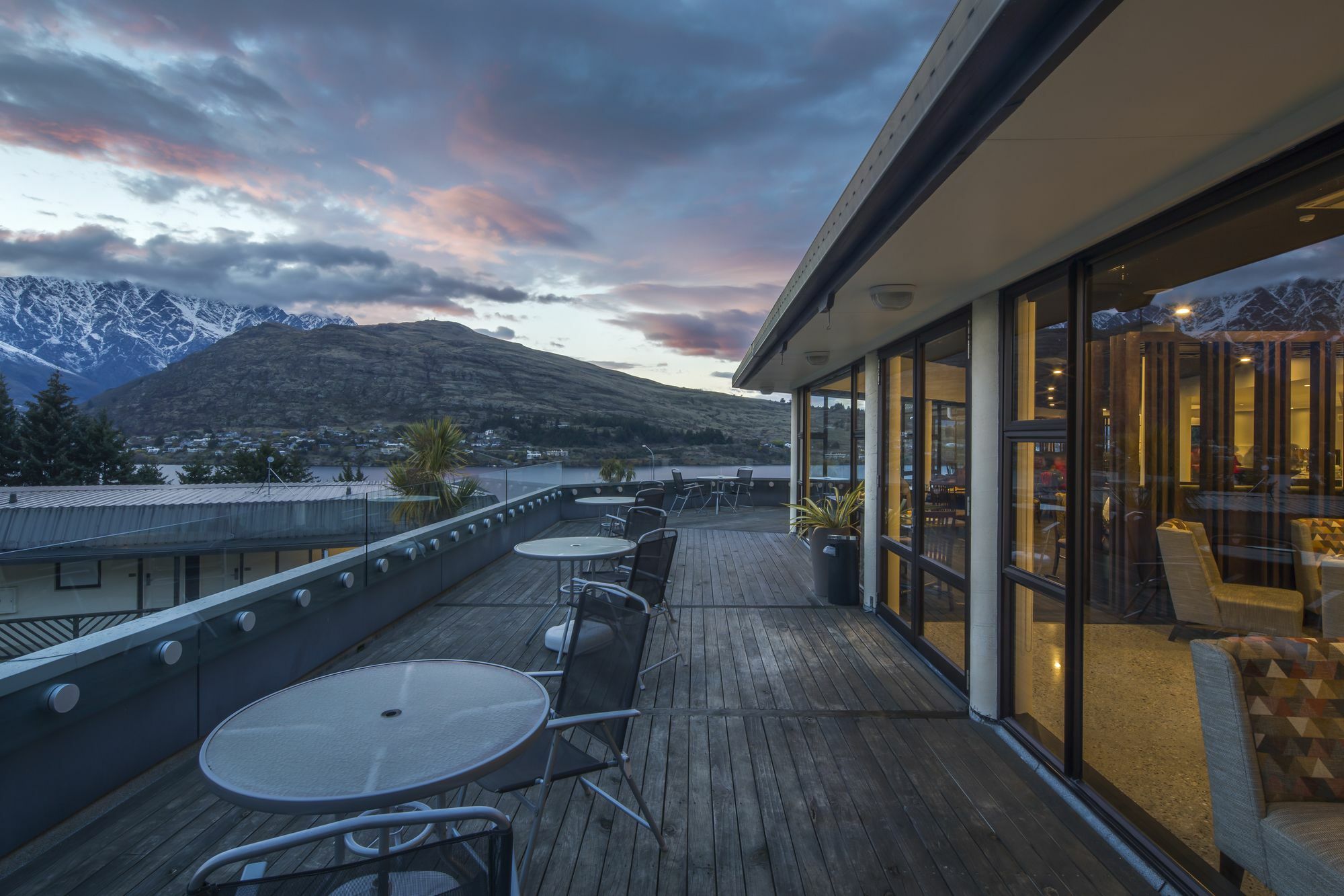 Holiday Inn Queenstown Frankton Road, an IHG Hotel Buitenkant foto